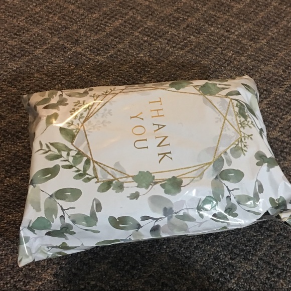 Meet your Posher, Monique - Picture 1 of 1